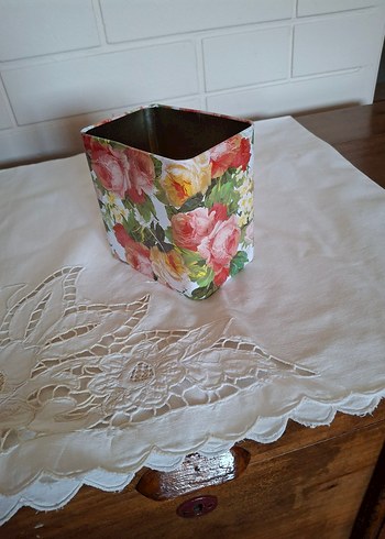 Çiçek ve Desenli Metal Kutular - Görsel 10