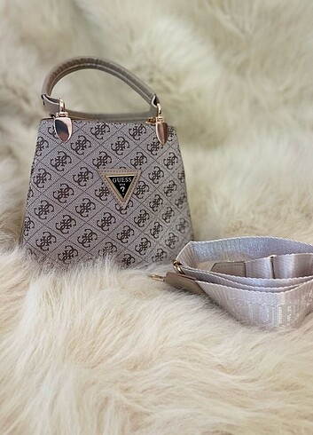 Diğer GUESS çanta