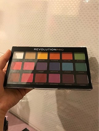 Revolutıon pro far paleti