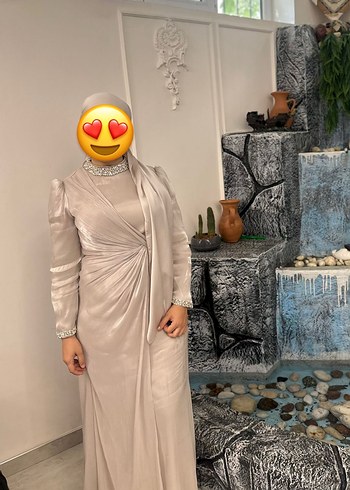 Uzun Kollu Gri Drapeli Abiye Elbise