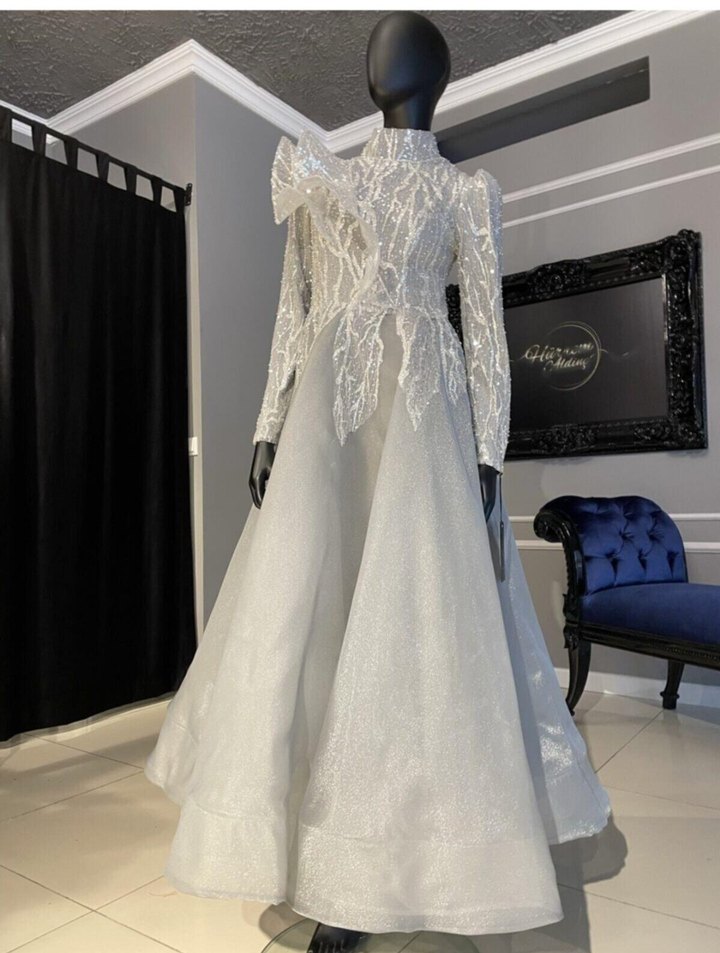 Uzun Kollu İşlemeli Modern Klasik Abiye Gece Elbisesi - Görsel 3