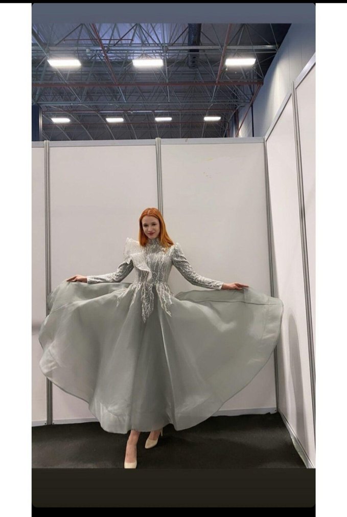 Uzun Kollu İşlemeli Modern Klasik Abiye Gece Elbisesi - Görsel 4