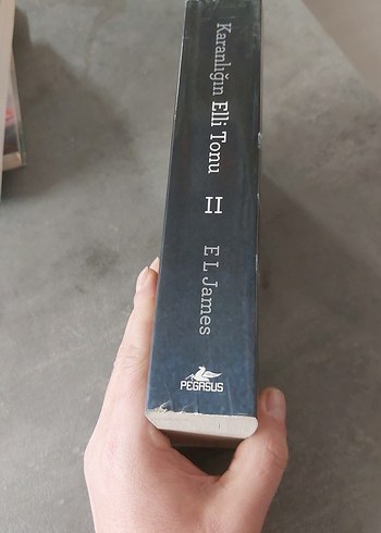 Karanlığın Elli Tonu - E L James Kitap - Görsel 3