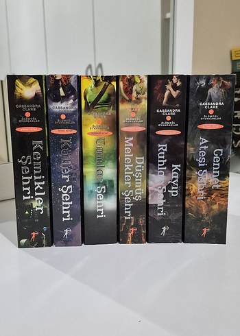 Cassandra Clare ölümcül oyuncaklar serisi