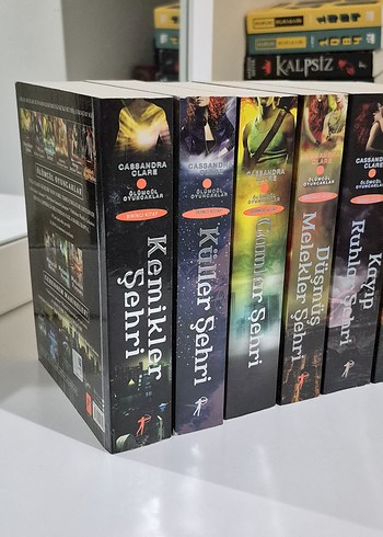Cassandra Clare ölümcül oyuncaklar serisi