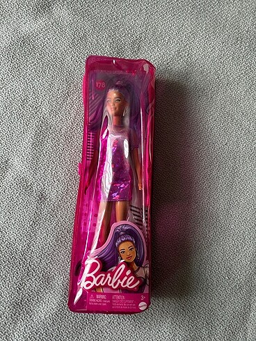 Sıfır Kutusunda Barbie Bebek