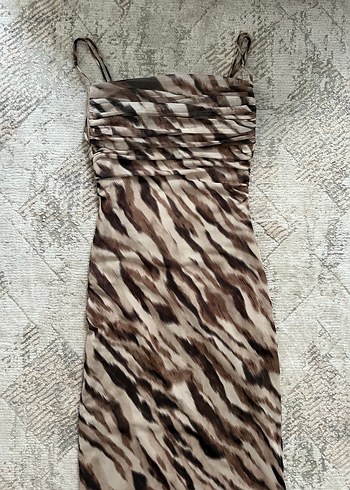 Desenli Uzun Zara Elbise - Görsel 2