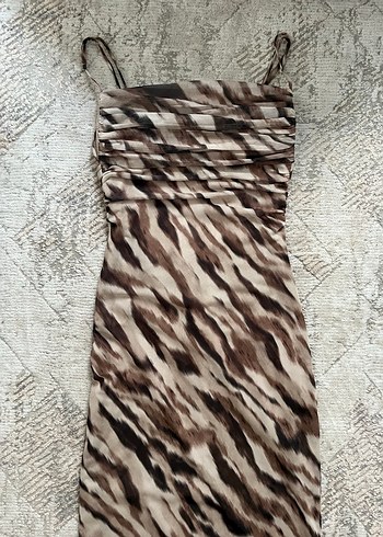 Desenli Uzun Zara Elbise - Görsel 4