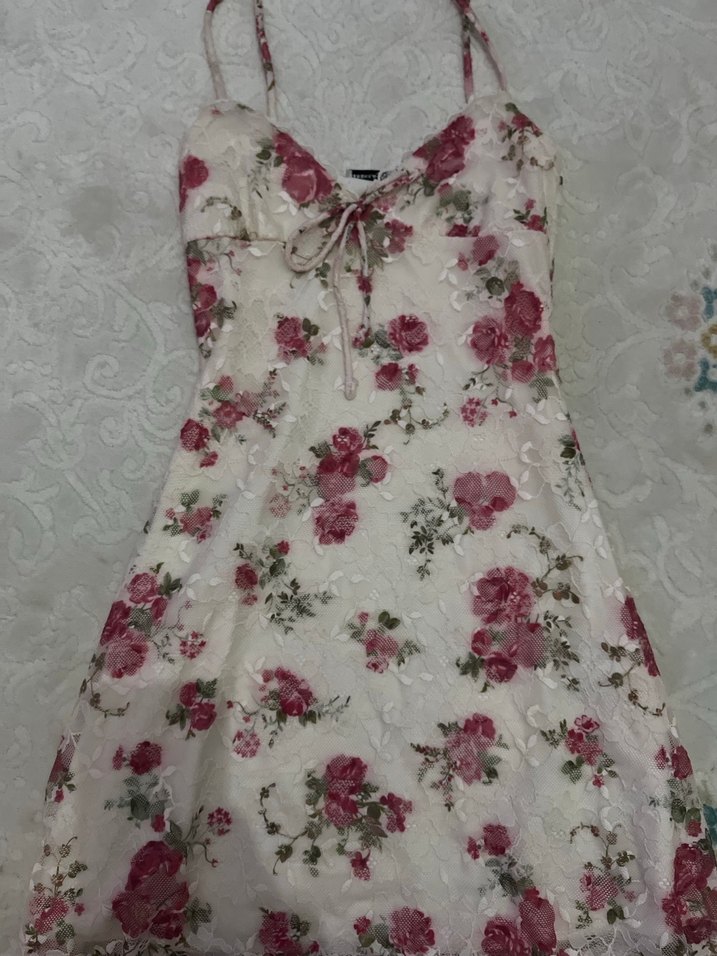 Pembe Dantel Detaylı Bohem Çiçekli Elbise - Görsel 3