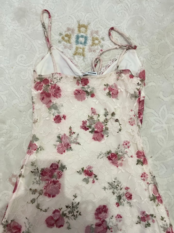 Pembe Dantel Detaylı Bohem Çiçekli Elbise - Görsel 4