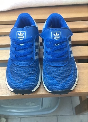 Adidas erkek çocuk ayakkabı 22 numara