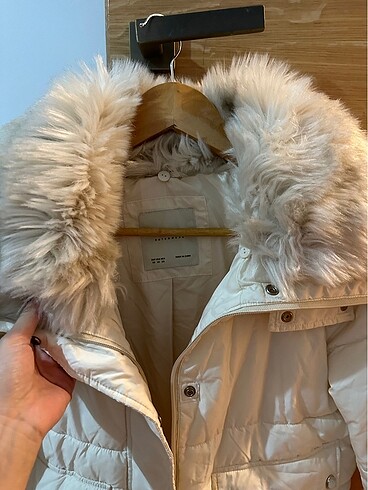 xs Beden Zara Krem Şişme Kısa Mont