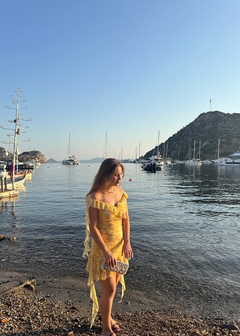 Zara Sarı Fırfırlı çiçekli elbise