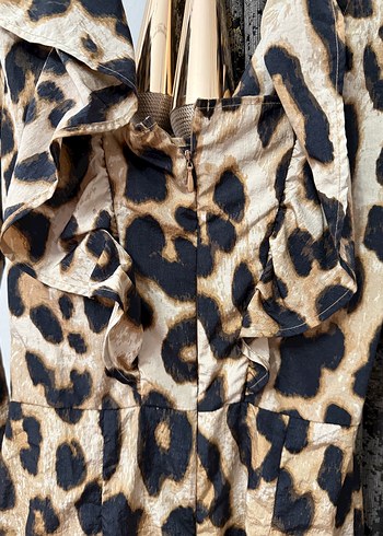 36 Beden çeşitli Renk Leopar Desenli V Yaka Mini Elbise