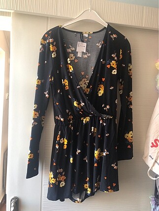 h&m anvelop sarı siyah çiçekli uzun kollu kısa tulum