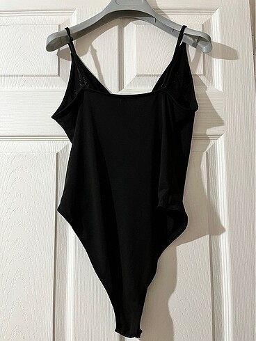 m Beden siyah Renk divided h&m parti outfit body bodysuit tül işlemeli çiçek güller