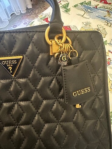 Guess Guess canta
