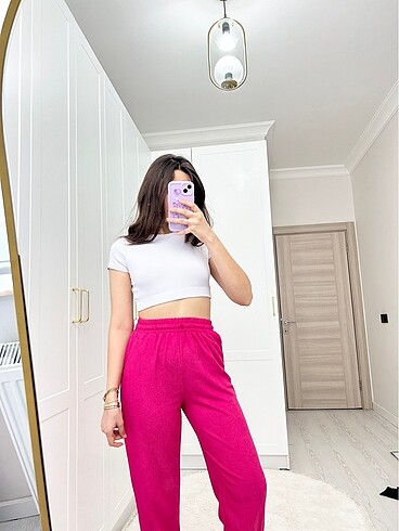 Pembe pantolon