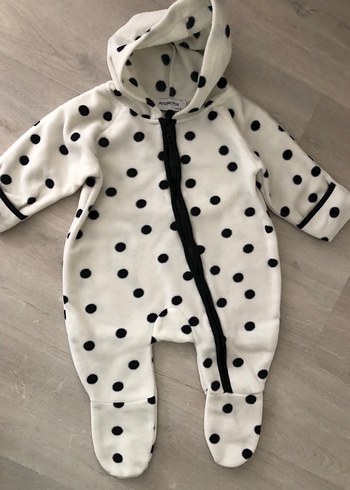 Puantiye Desenli Beyaz Bebek Tulumu