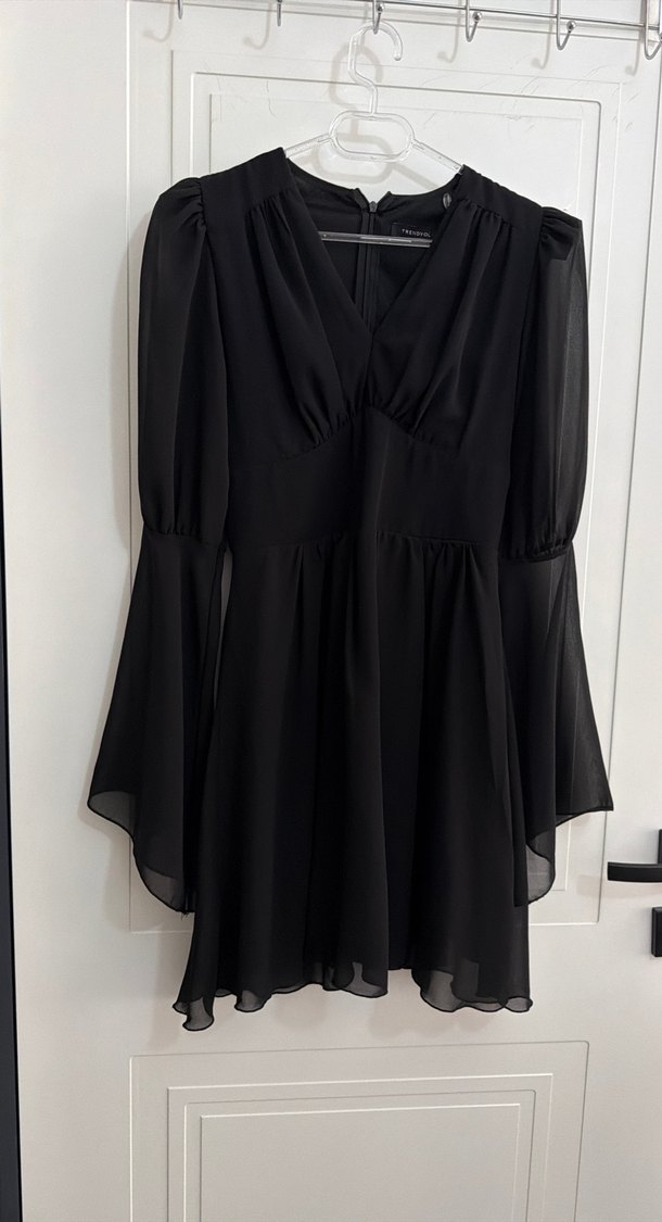 Siyah V Yakalı Uzun Kollu Midi Elbise - Görsel 2