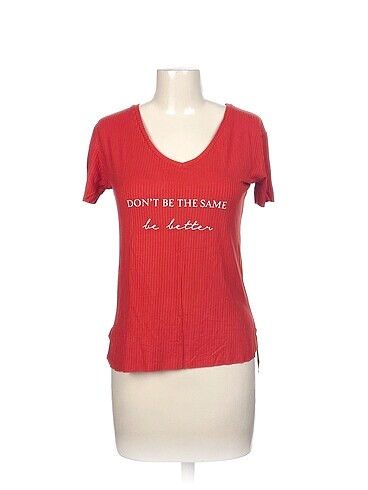 Diğer T-shirt %70 İndirimli.