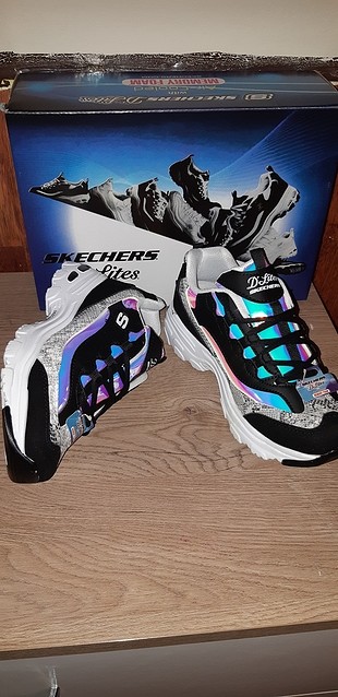 skechers spor ayakkabı 