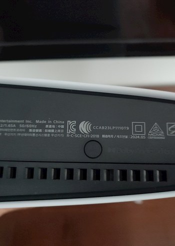 Beden Beyaz PlayStation 5 Konsolu ve Kontrol Cihazı
