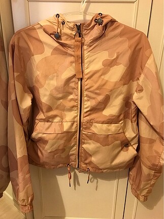 Bershka yağmurluk