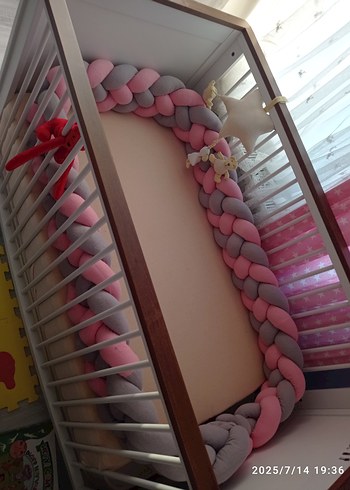 Pembe ve Gri Bebek Yatağı 4lü Örgü yan koruma
