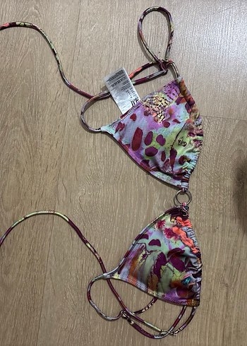 H&M marka Boncuk Detaylı Renkli Bağlamalı Mini Bikini Üstü - Görsel 2