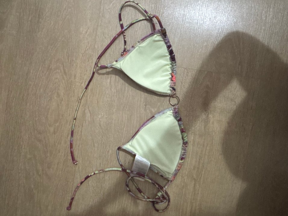 H&M marka Boncuk Detaylı Renkli Bağlamalı Mini Bikini Üstü - Görsel 4