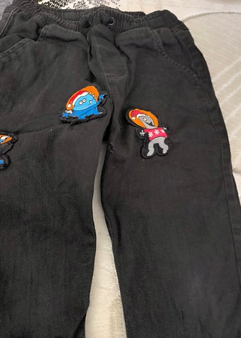 7 Yaş Beden Erkek Çocuk Nakışlı ve Yazılı Kot Pantolon