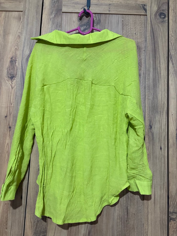 Düğmeli Yeşil  Gömlek - Görsel 3