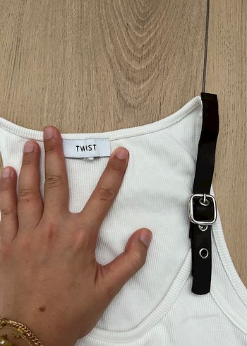 Twist Deriden Askılı Beyaz Kadın Atlet