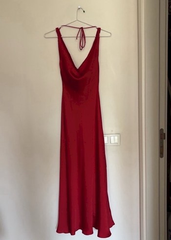 Zara Kırmızı Saten V Yaka Uzun Elbise - Görsel 4