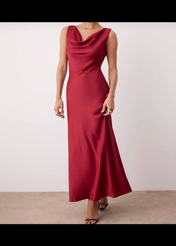 Zara Kırmızı Saten V Yaka Uzun Elbise - Görsel 2