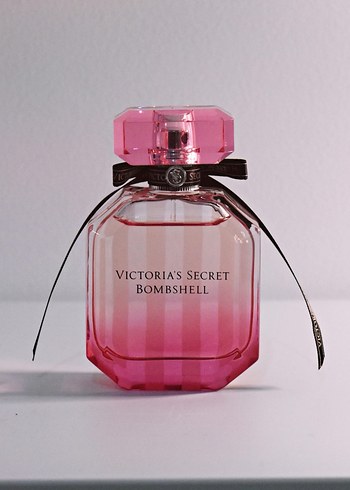 Victoria's Secret Bombshell Kadın Parfümü 100 ml - Görsel 2