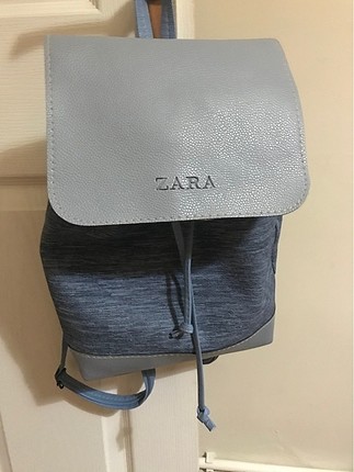 Mavi sırt çantası