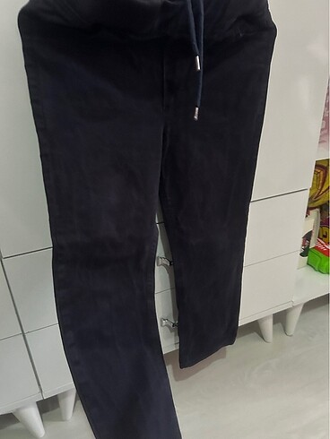 Beli lastikli lacivert kot tarzı pantolon