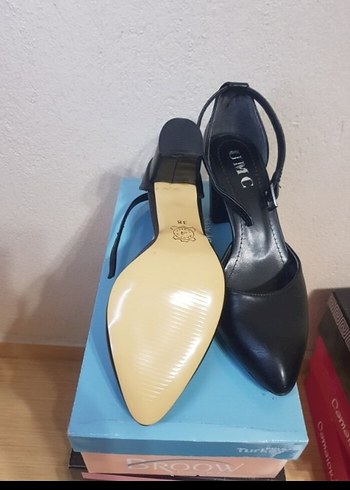 Diğer Siyah Tokalı İnce Topuklu Kadın Ayakkabı