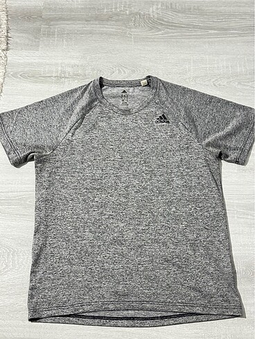 Orijinal Adidas tişört