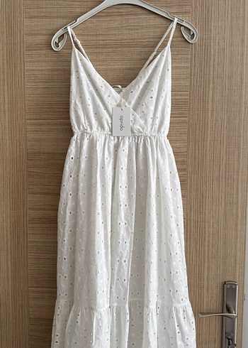 Dantel Detaylı Beyaz Uzun İp Askılı Elbise - Görsel 2