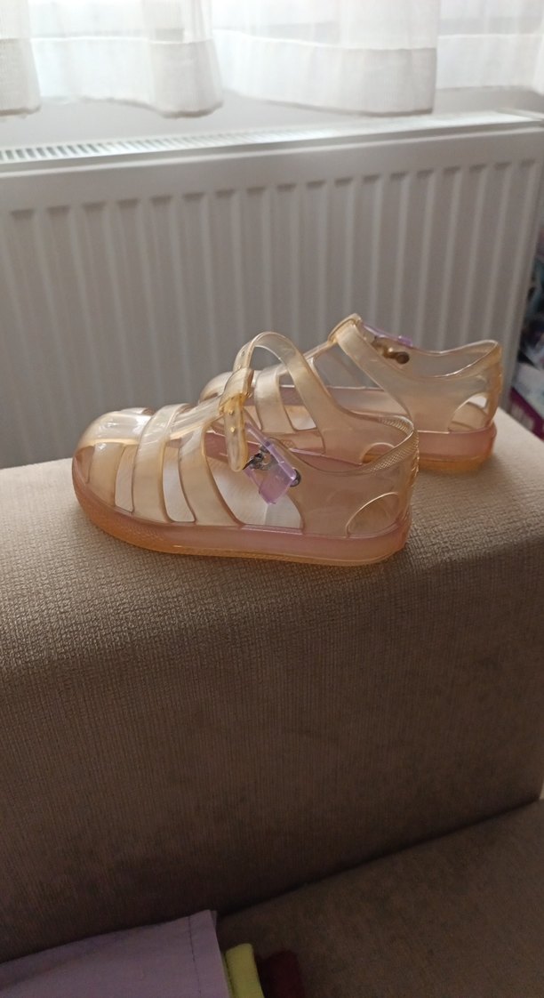 Kız Çocuk Bej Tokalı Sandalet - Görsel 3