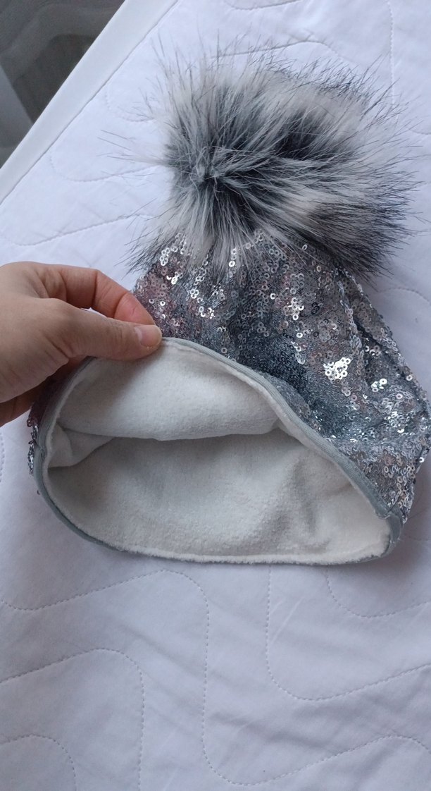 Gri Parlak Pullu Çocuk Bere - Görsel 4