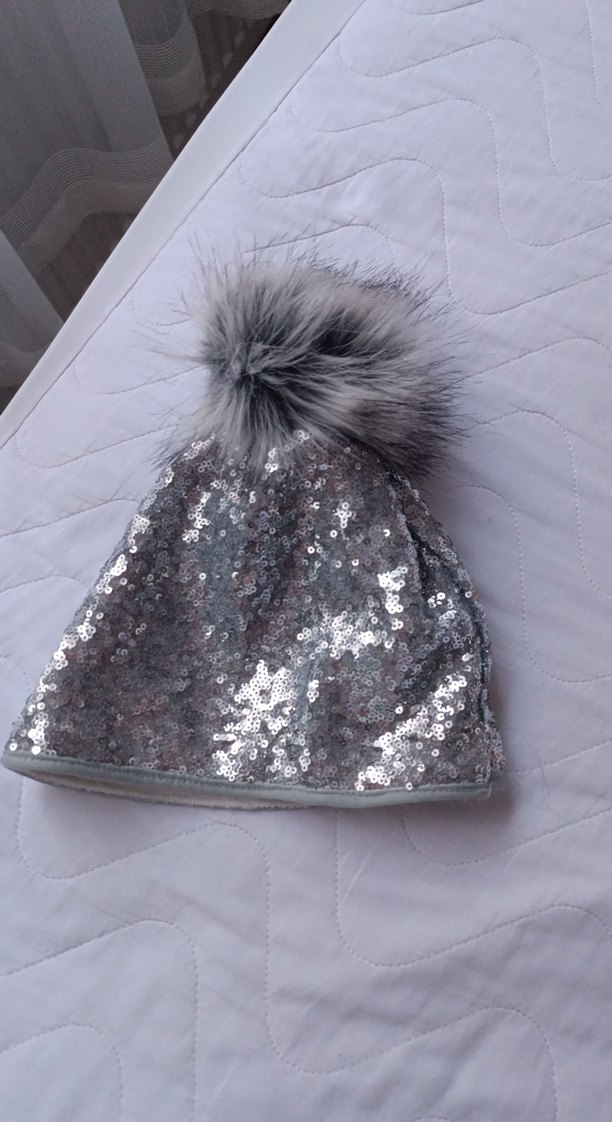 Gri Parlak Pullu Çocuk Bere - Görsel 3