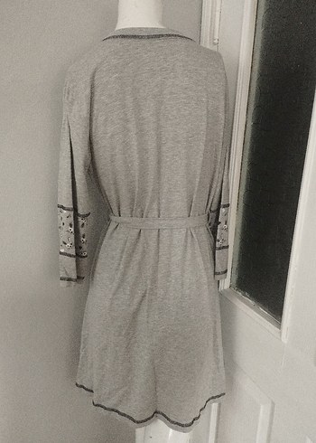 Gri İşlemeli Uzun Kadın Sabahlık - Görsel 2