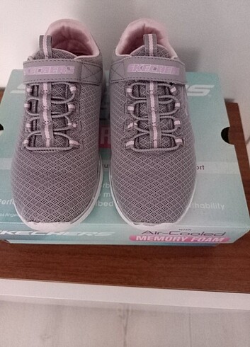 33 Beden gri Renk Skechers kız çocuk spor