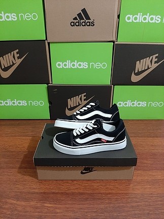 Vans VANS SIYAH 36/44 ARASI NUMARALARLA