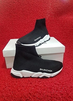 BALENCIAGA