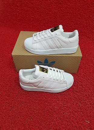 ADIDAS SUPERSTAR